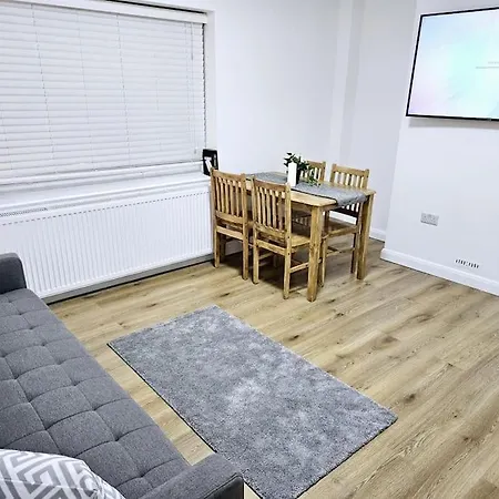 Wonderful Apartment In Wembley London Exterior photo