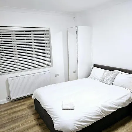 Wonderful Apartment In Wembley London Exterior photo