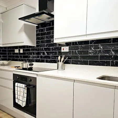 Wonderful Apartment In Wembley London Exterior photo